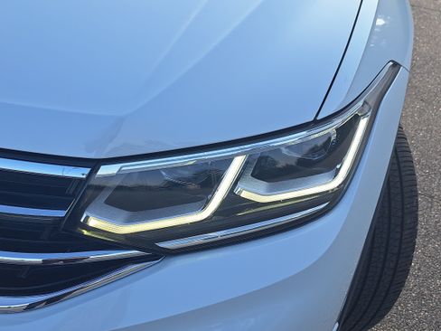 Certified 2023 Volkswagen Tiguan SEL R-Line AWD/4WD image 33