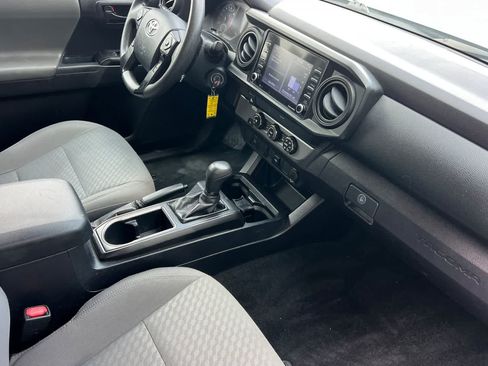 Used 2020 Toyota Tacoma SR w/ SR Convenience Package RWD image 17