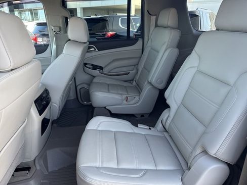 Used 2020 GMC Yukon XL Denali w/ Denali Premium Package image 6