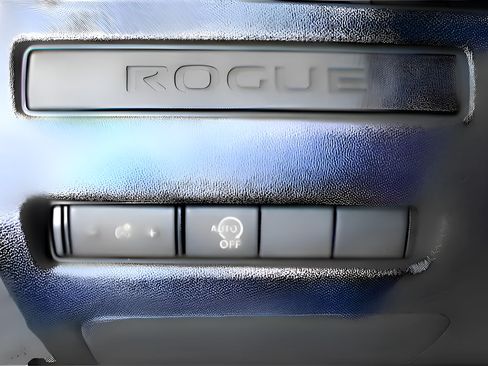 Used 2025 Nissan Rogue S FWD image 10