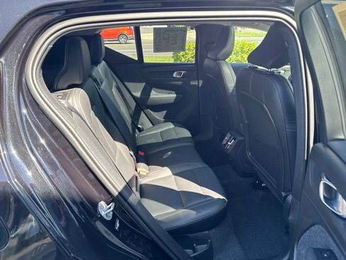 Used 2025 Volvo XC40 B5 Core AWD/4WD image 13