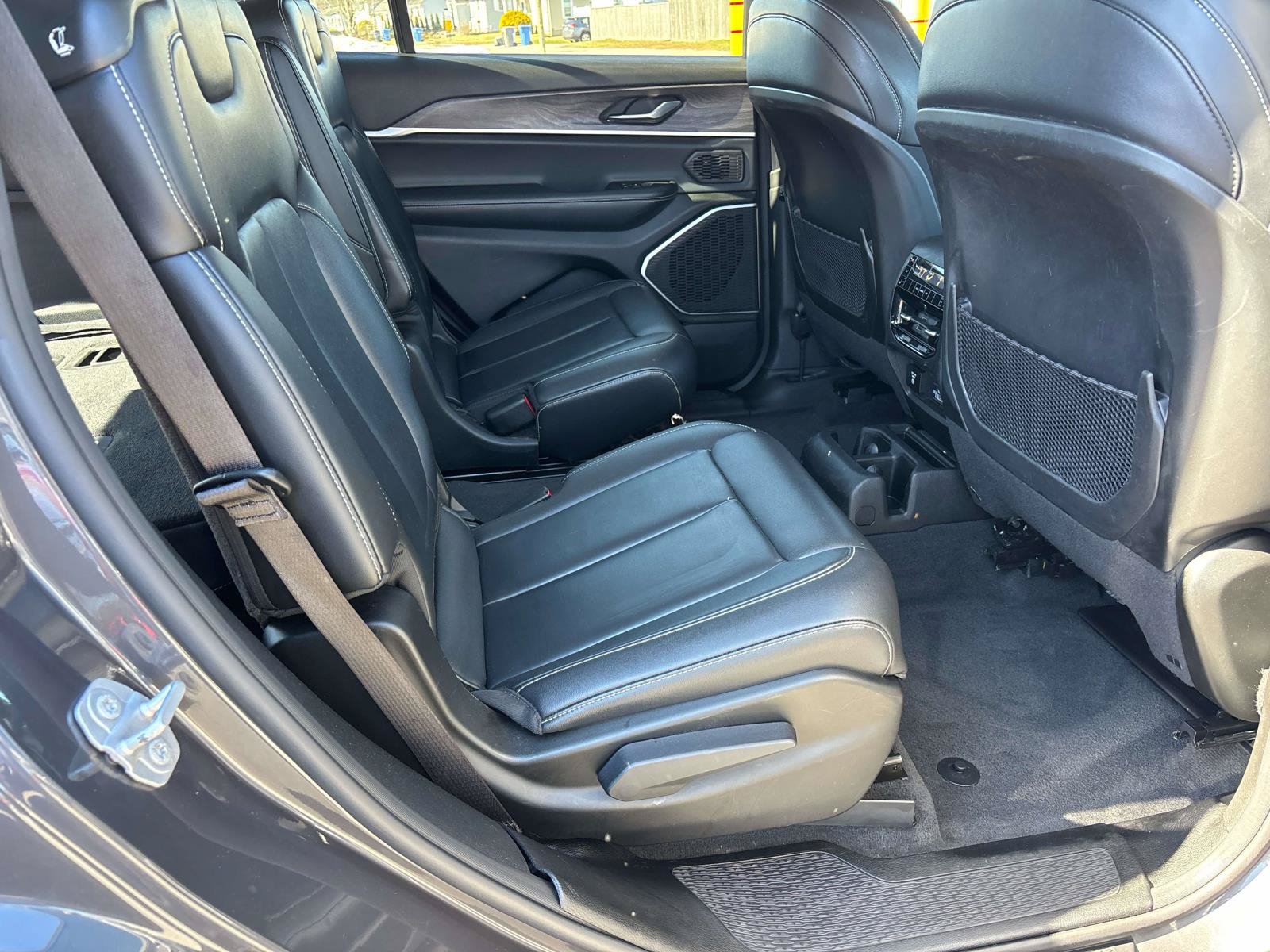 Used 2022 Jeep Grand Cherokee L Limited AWD/4WD image 16