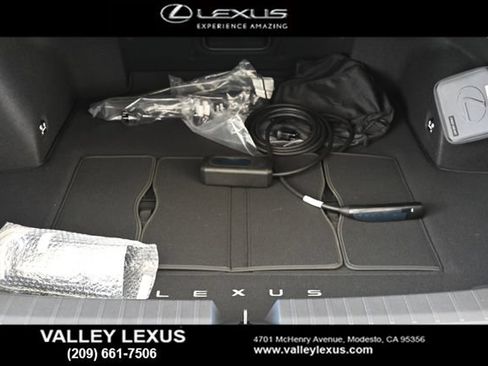 New 2026 Lexus ES 350e w/ Convenience Package FWD image 19
