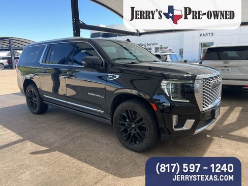 Used 2021 GMC Yukon XL Denali image 2