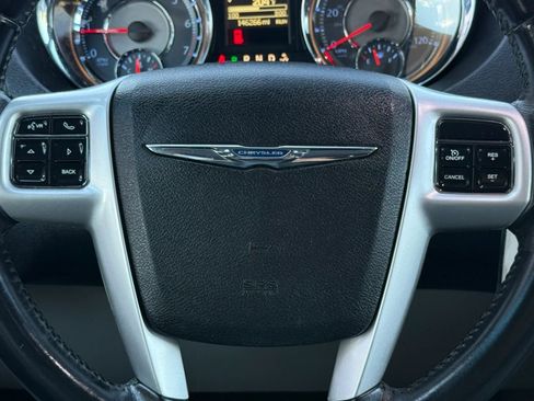 Used 2016 Chrysler Town & Country Touring FWD image 55