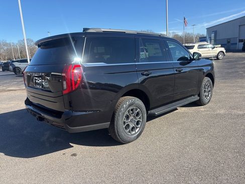 New 2026 Ford Expedition Active image 7