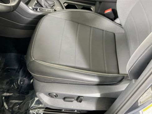Used 2022 Volkswagen Taos SE image 19