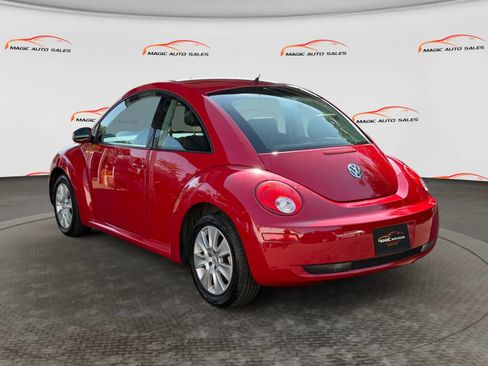 Used 2009 Volkswagen Beetle Coupe FWD image 8