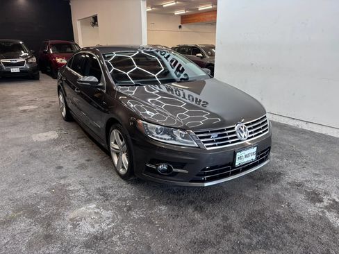 Used 2014 Volkswagen CC R-Line FWD image 2