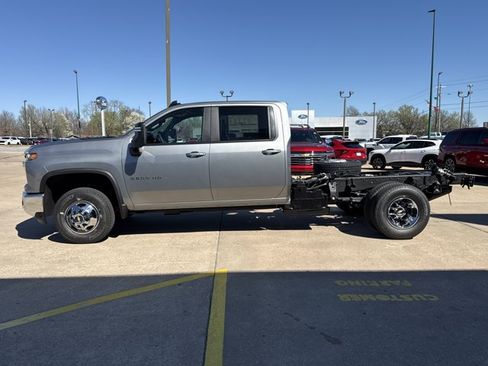 New 2026 Chevrolet Silverado 3500 LT w/ Convenience Package AWD/4WD image 9