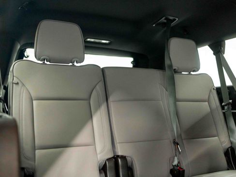 Used 2023 GMC Yukon XL SLT w/ SLT Luxury Package AWD/4WD image 66