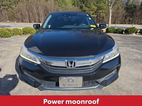 Used 2017 Honda Accord Touring image 11