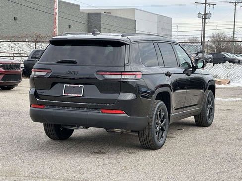 New 2025 Jeep Grand Cherokee L Altitude image 3