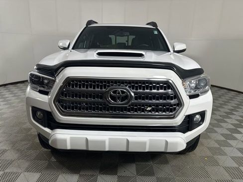 Used 2016 Toyota Tacoma TRD Sport AWD/4WD image 5