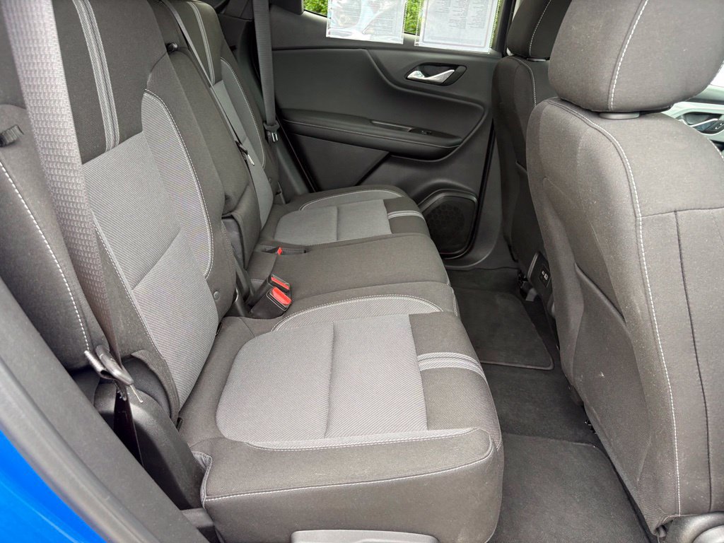 Used 2025 Chevrolet Blazer LT FWD image 31