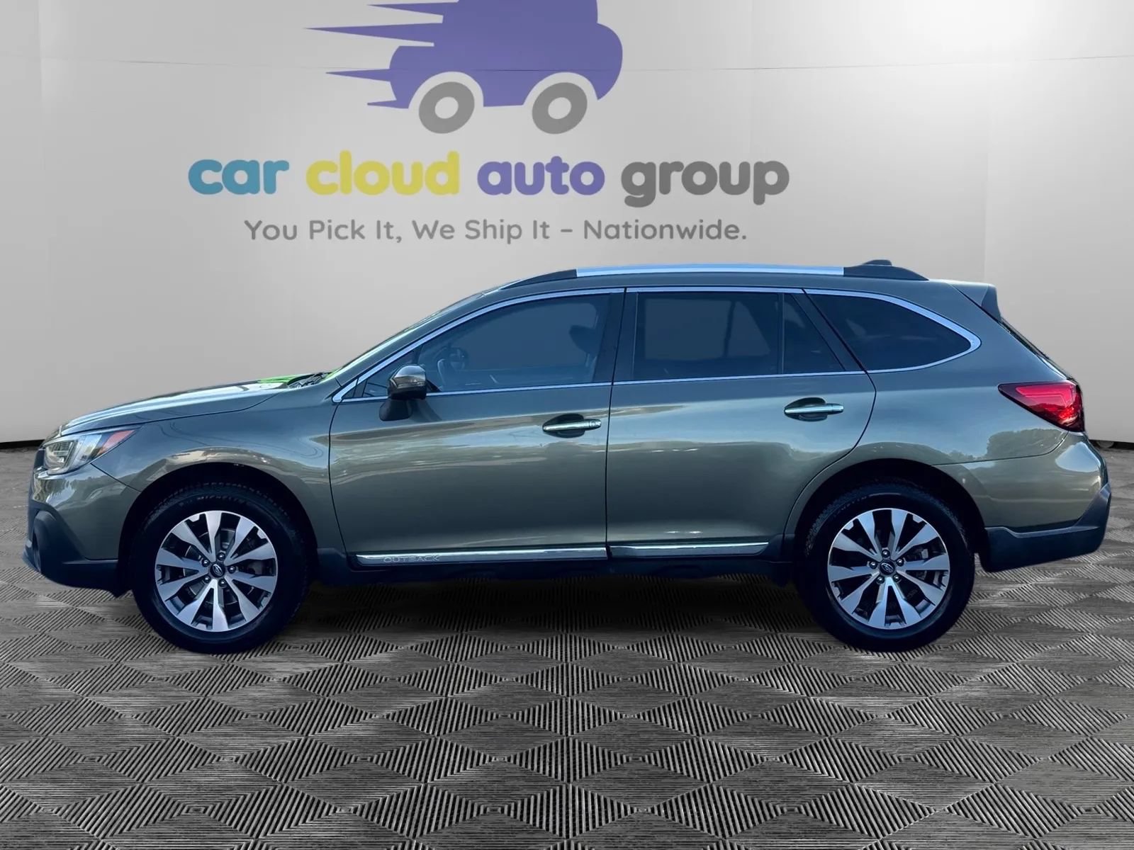 Used 2019 Subaru Outback 2.5i Touring AWD/4WD image 2