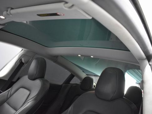 Used 2019 Tesla Model 3 Long Range image 17