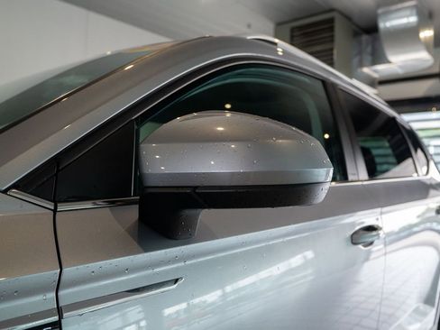 Used 2022 Volkswagen Taos SE image 9