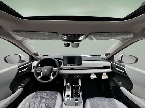 New 2026 Mitsubishi Outlander SE AWD/4WD image 14