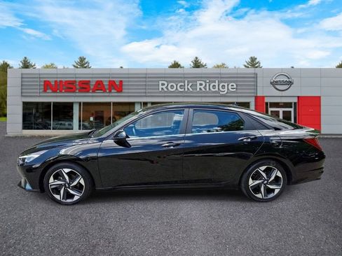 Used 2023 Hyundai Elantra Limited FWD image 5