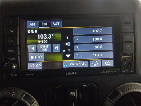 Used 2017 Jeep Wrangler Unlimited Sport AWD/4WD image 25