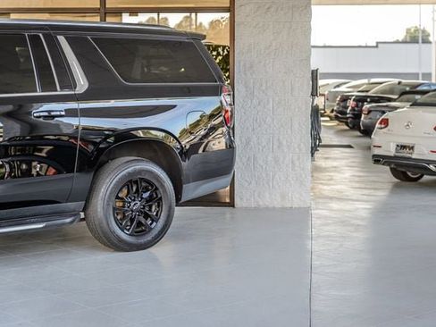 Used 2021 Chevrolet Suburban LT image 56