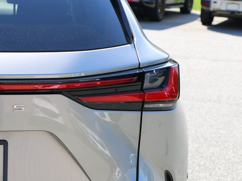 Used 2024 Lexus NX 250 FWD w/ Towing Package (2000 Lbs) image 7