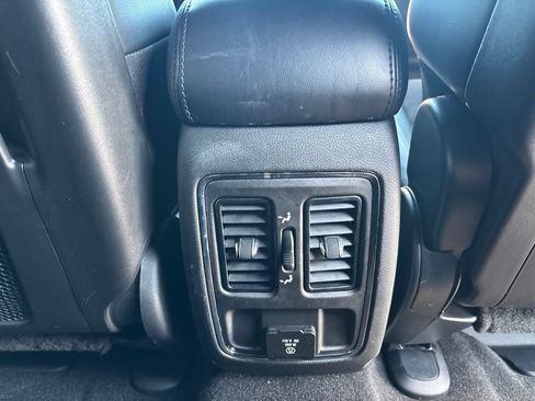 Used 2021 Jeep Grand Cherokee Laredo X AWD/4WD image 21