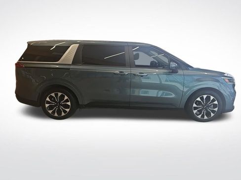 Used 2024 Kia Carnival EX image 7