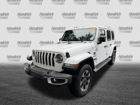 Used 2018 Jeep Wrangler Unlimited Sahara AWD/4WD image 5