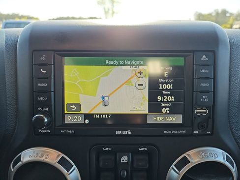 Used 2017 Jeep Wrangler Unlimited Sahara w/ Connectivity Group AWD/4WD image 25