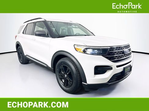 Used 2020 Ford Explorer XLT image 1