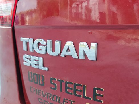 Used 2021 Volkswagen Tiguan SEL image 9