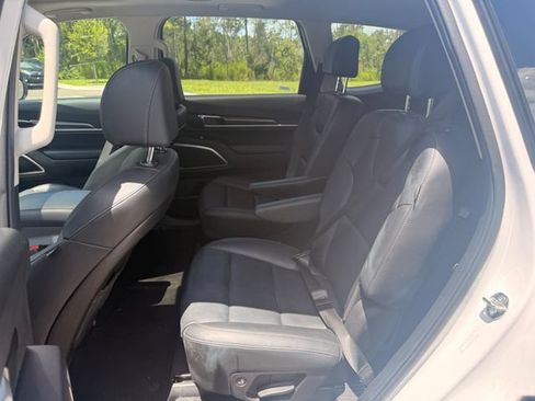 Used 2025 Kia Telluride S FWD image 12