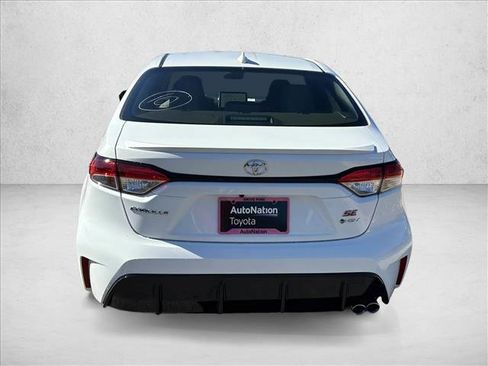 Used 2026 Toyota Corolla SE w/ SE Premium Package FWD image 6
