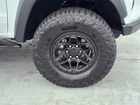 New 2026 Chevrolet Colorado ZR2 w/ ZR2 Bison Edition image 9