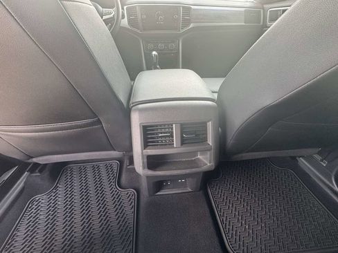 Used 2021 Volkswagen Atlas Cross Sport SE image 12