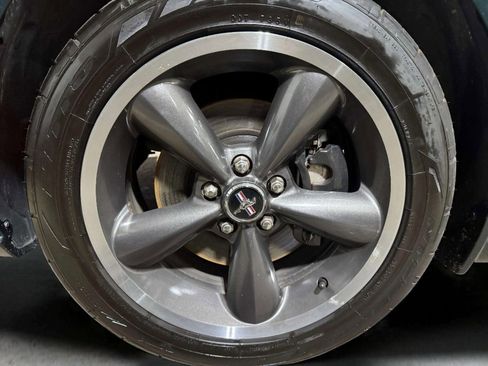 Used 2009 Ford Mustang GT Premium image 26