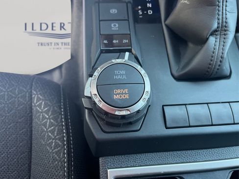 Used 2025 Toyota 4Runner SR5 image 27