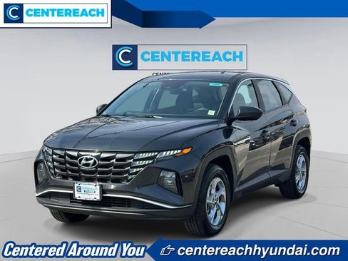 Used 2023 Hyundai Tucson SE image 1