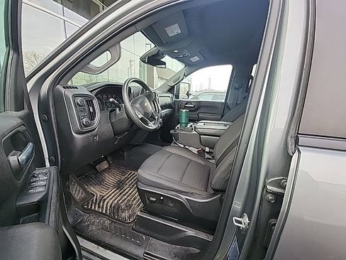 Used 2024 Chevrolet Silverado 2500 Custom w/ Custom Value Package image 5