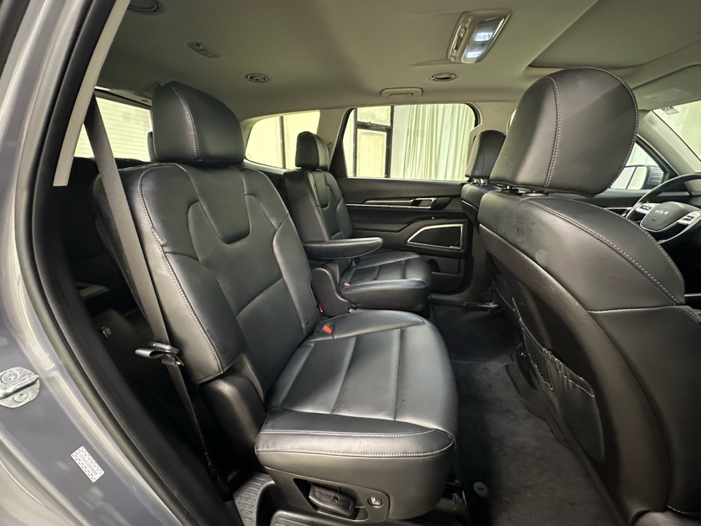 Used 2025 Kia Telluride S FWD image 18