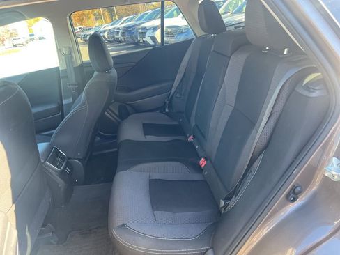 Used 2023 Subaru Outback Premium image 28