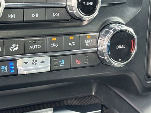 Certified 2024 Ford F350 Platinum w/ FX4 Off-Road Package image 30