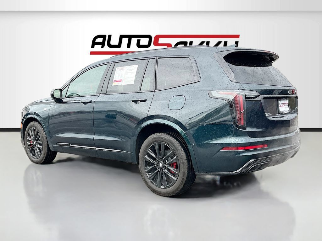 Used 2024 Cadillac XT6 Sport w/ LPO, ONYX Package AWD/4WD image 5