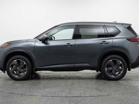Used 2025 Nissan Rogue SV AWD/4WD image 5