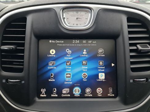 Used 2016 Chrysler 300 C image 19