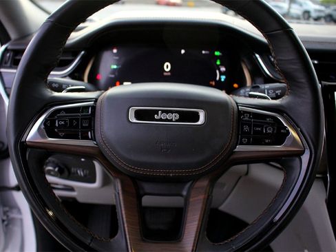 Used 2022 Jeep Grand Cherokee Summit w/ Advanced Protech Group IV image 11