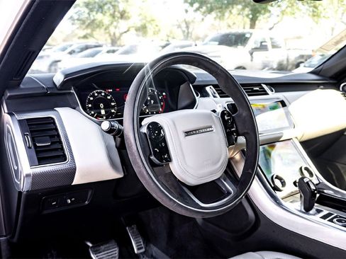 Used 2022 Land Rover Range Rover Sport HST image 16