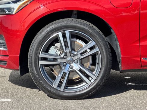 Used 2021 Volvo XC60 T8 Inscription Expression w/ Advanced Package image 31